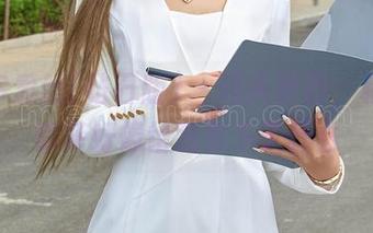 AISS爱丝(钻石版) – 码头穿行，私拍的索菲好像给我留下了什么