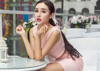 AISS爱丝(黄金版) – 索菲的滑板日常，私拍让这个少女变得更加真实诱人