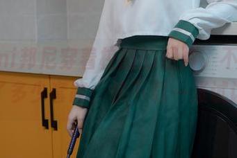 Bangni邦尼穿着校服的照片，不知道她玩了多少套路，快下载一张试试！