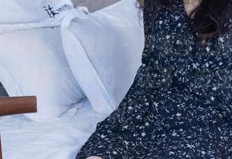 BoBoSocks袜啵啵 – 厚黑丝五指袜，小甜豆在定制写真中的“玩弄”方法竟是这样的？