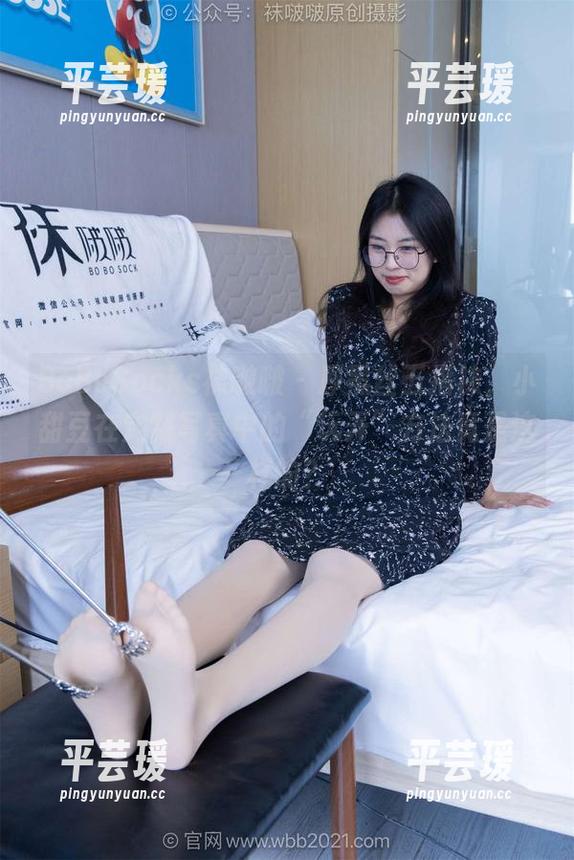 BoBoSocks袜啵啵 - 厚黑丝五指袜，小甜豆在定制写真中的“玩弄”方法竟是这样的？