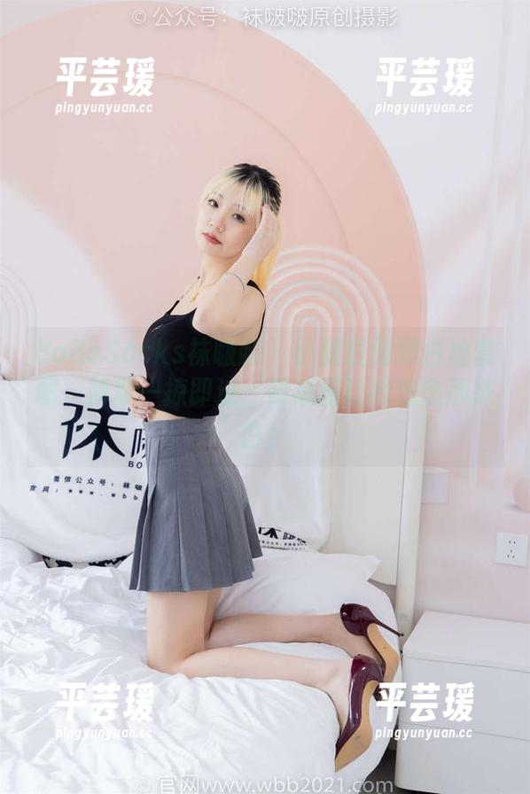 BoBoSocks袜啵啵 - 小甜豆的短白丝套图，简单一掠即过，却总是让我想念那抹白！