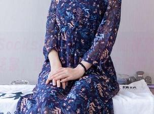 BoBoSocks袜啵啵 – 果果的裸足黑色指甲油花絮，别让原图打扰了你的想象。