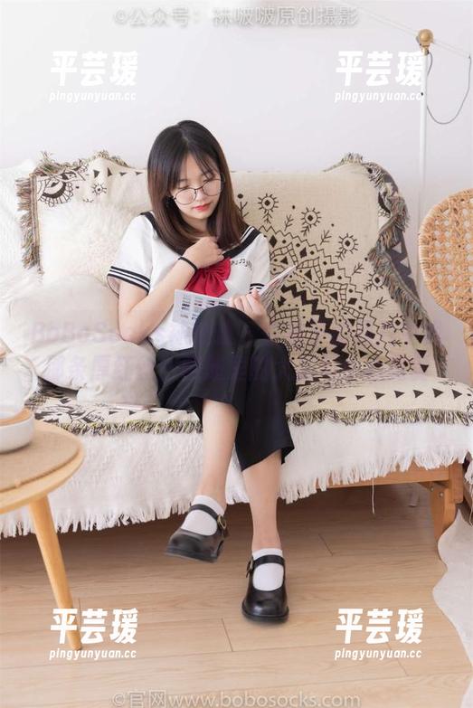 BoBoSocks袜啵啵 - 在稚予的照片中找那条厚红丝：图册里的大胆与小心翼翼