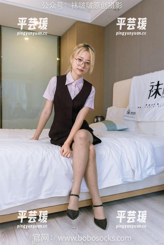 BoBoSocks袜啵啵 - 稚予又来了，黑色五指袜这张图片让我陷入了深思…