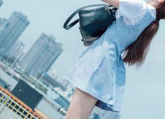 BoLoli菠萝社 – 猫九酱Sakura的写真，套图像是镜子，映照出不一样的女孩