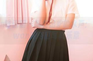 Feilin嗲囡囡 – 新鲜出炉的水声：史雯Swan的浴缸写真乐章