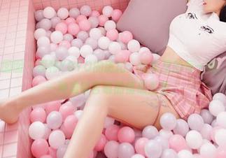 Feilin嗲囡囡 – 模特YOYO的旅拍：图库里的每一帧，仿佛都有一种难以言喻的情感重叠。