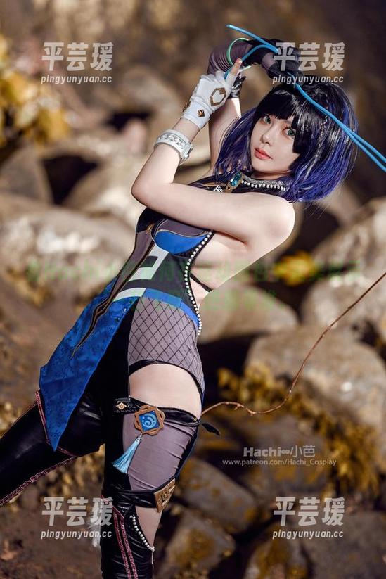 看Hachi小芭如何在运动图包中完美展示‘一秒飞跃’进糖果堆。