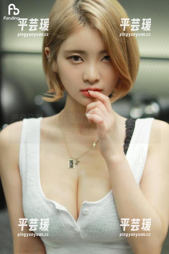 把自己审美高压逼到极点，Hyoyeon(김효연)连体衣高清图包等着你！