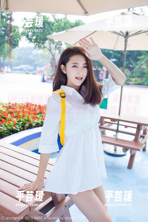 IMiss爱蜜社 - 莉娜lena在家：保持家里干净的同时还能抓拍出这样！原图真有水平。