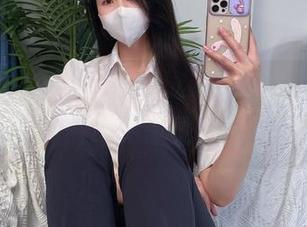 微密圈 – July芝岚的泳池图包，不仅仅是水的反射，更是灵魂的涟漪。