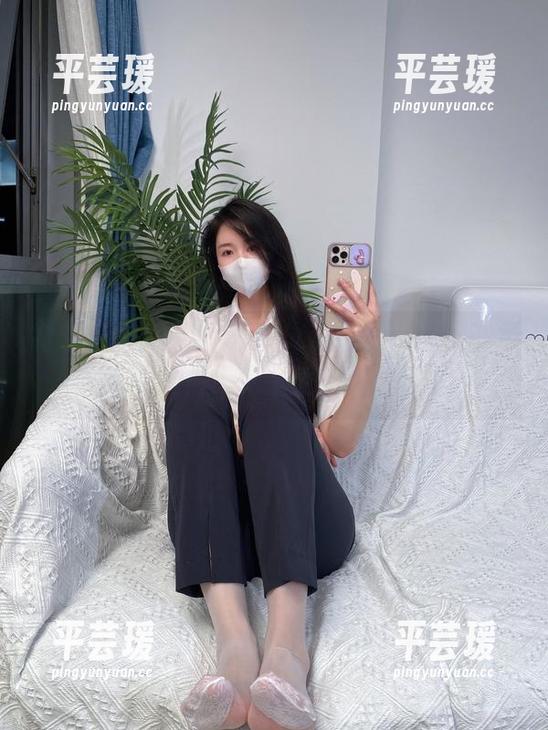 微密圈 - July芝岚的泳池图包，不仅仅是水的反射，更是灵魂的涟漪。