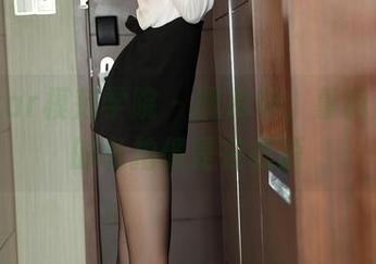 MFStar模范学院 – 图片中，慕羽茜姐姐的私拍像是在低语