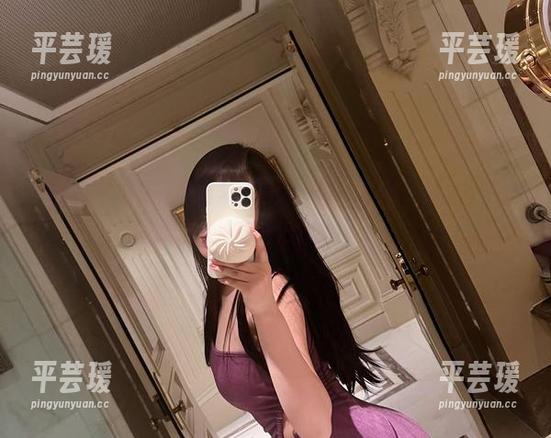 微密圈 - MIYA最新发布日期，照片里这“御姐”一脸成熟，态度却依旧像个小女孩。