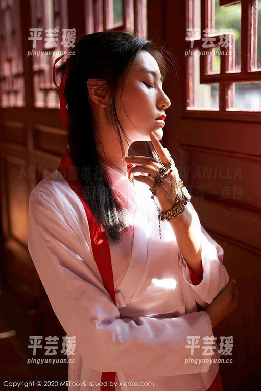 MiiTao蜜桃社 - 这次韵莉娜VANILLA的旅拍最新套图，好吧，照片里有一点特别的小幽默～