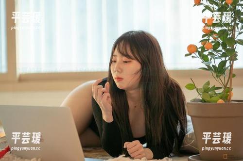 你要的MyuA(뮤아)SOOTV针织裙更新在这里，仿佛看到了同学穿了一样的裙子比的画面！