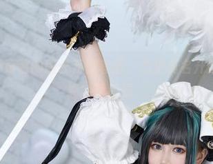 看PAKI草莓酱的班长系列套图，心里莫名开始怀念那时候的课间操。