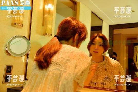 PANS - 雅文的办公室迷遭遇：免费的图册，翻开就能换个心情。