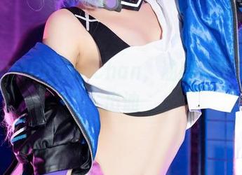 图集里的PoppaChan，油亮得仿佛能滴出油