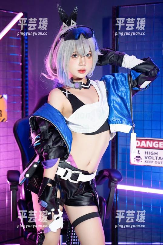 图集里的PoppaChan，油亮得仿佛能滴出油