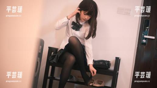 Quan冉有点饿，舅妈的写真为什么像网盘里的美食教程？