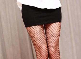 ROSI写真 – 杨晨晨泳池写真：这水面上漂浮的不止是影子。