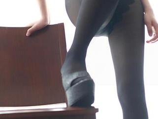 ROSI的裸足作品：高清呈现，让人忍不住想抚摸