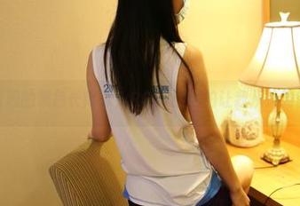 这不是普通的黑色长筒袜，ROSI的私拍让我从头到脚都紧张