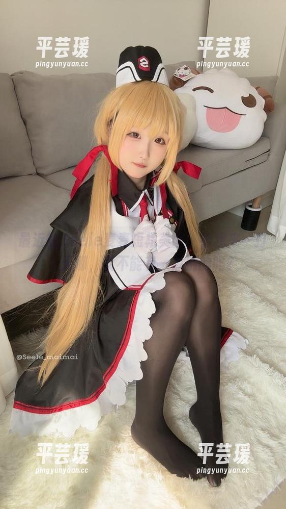 最近的Seele麦麦短裙美图，给我来一打，天哪，就不能有一点别的吗？