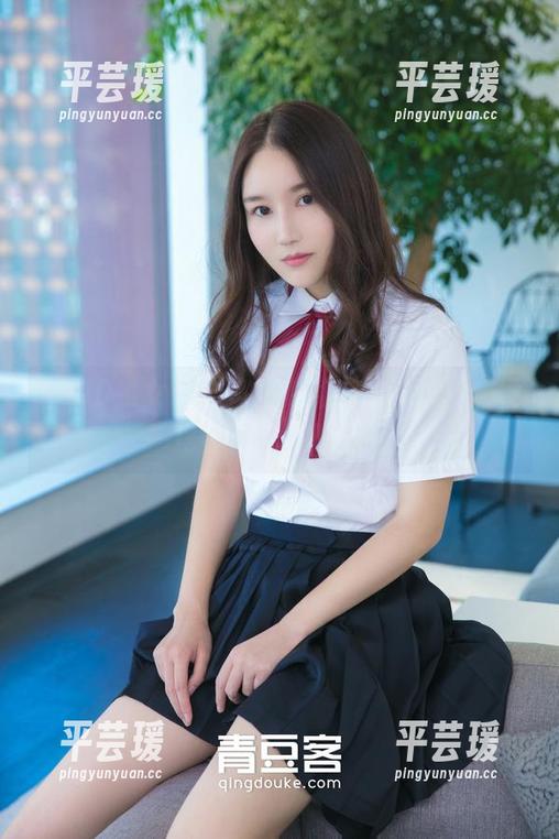 TGOD推女神 - 佟蔓变身空姐，感觉随便一摆姿势就能飞上天！