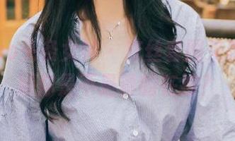 TouTiao头条女神 – 灰丝套图来啦，申美嫣你是不是真的在撩？