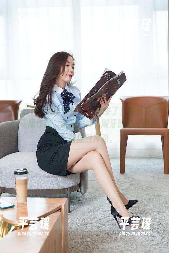 TouTiao头条女神 - 写真来了！陈怡曼的双马尾作品，给我一种“刷牙时路过理发店”的强烈冲动。