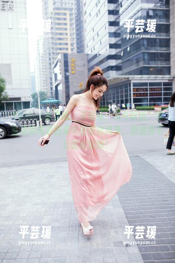 TuiGirl推女郎 - 王馨瑶：从今以后，你就是我高清图库中的蕾丝风暴，强推到不行的好姐妹！