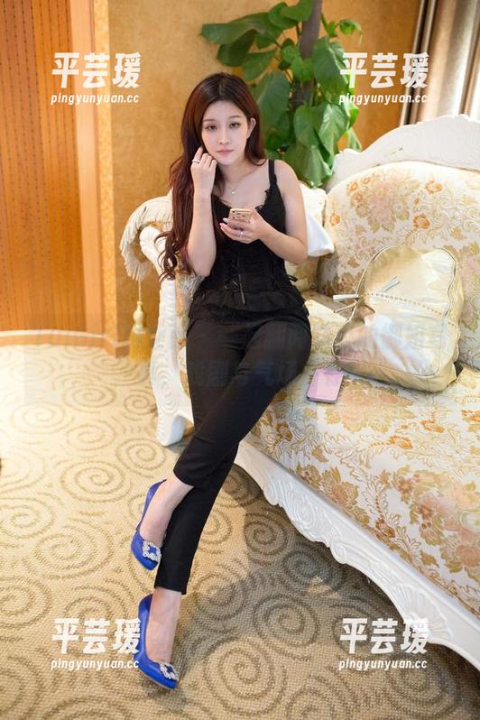 TuiGirl推女郎 - 一起翻阅陆瓷的御姐写真，戏剧与气场并存