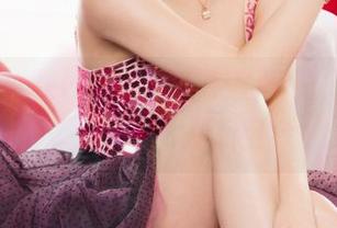 UGirls尤果网 – 乔依琳最新写真，看她怎么“少女心”流行至今。