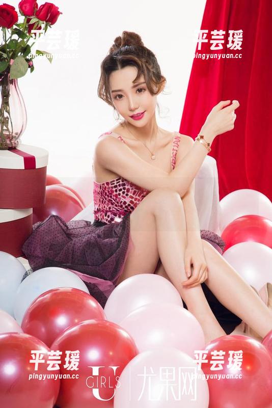 UGirls尤果网 - 乔依琳最新写真，看她怎么“少女心”流行至今。