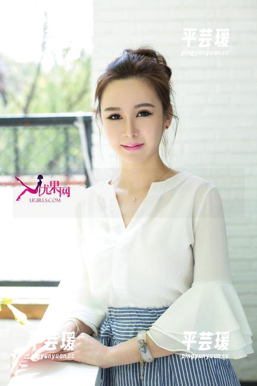 UGirls尤果网 - 当景思晴当秘书：文件和咖啡外，究竟还有啥好玩的精选瞬间？