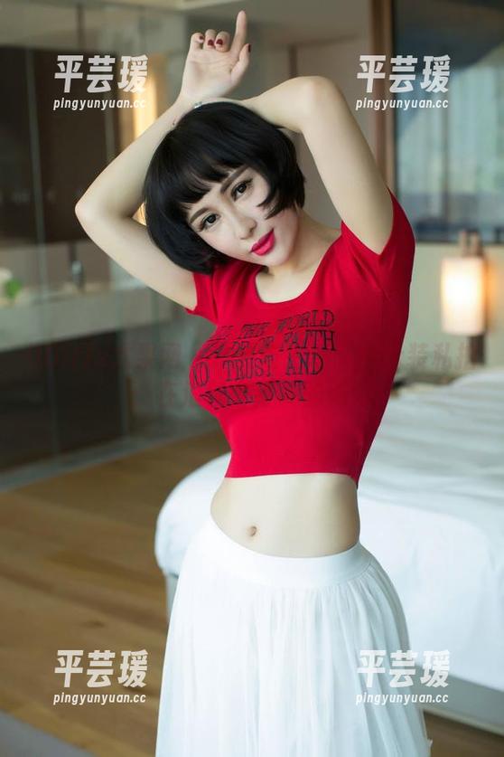 UGirls尤果网 - 本夏与王瑞儿的泳装私拍：在浪花中打转的视线