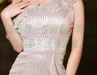 XIAOYU语画界 – 原图里，黄乐然的礼服是怎么回事？这也太绝了吧！