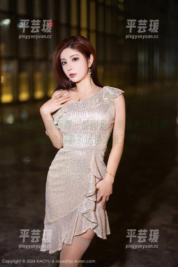 XIAOYU语画界 - 原图里，黄乐然的礼服是怎么回事？这也太绝了吧！