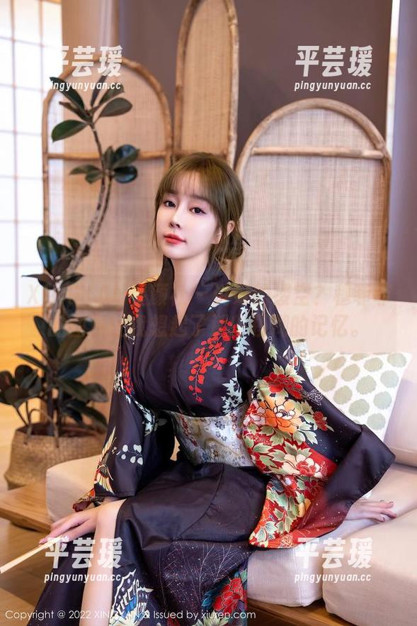 XINGYAN星颜社 - 说好的镂空？穆菲菲的图包让我想起了那些模糊的记忆。