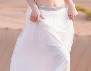 Xiuren秀人网 – 小心，Arude薇薇的裸足资源包可能会让你沉迷这无边无际的想象。