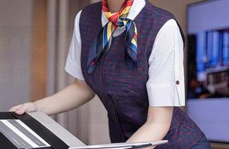 Xiuren秀人网 – 这版豹纹，结合Jennifer小若的气质，原图里总让我捕捉到一些流动的不安定。