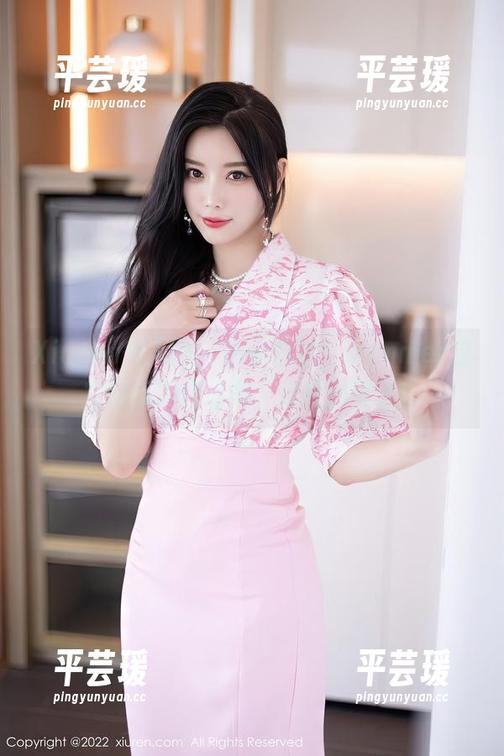 Xiuren秀人网 - 小小白丝，summer宝宝的高清作品集，危险的可爱！