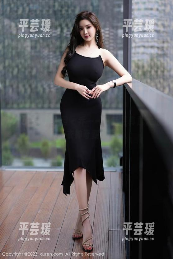 Xiuren秀人网 - 乔一一最新写真放大招，毛衣神奇变身示范