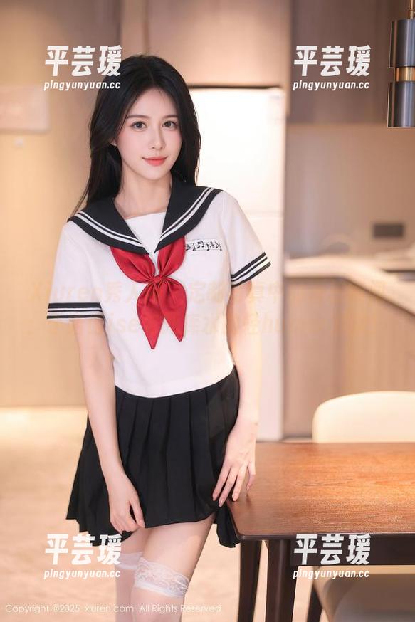 Xiuren秀人网 - 定制写真中的滑稽瞬间：于诺诺ise与死库水的轻humor对决！