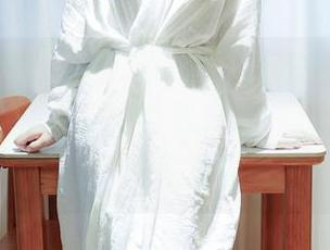 Xiuren秀人网 – 不得不说，刘钰儿在成都的旅拍原图，高清到我都开始考虑要不要把树枝修成影子了