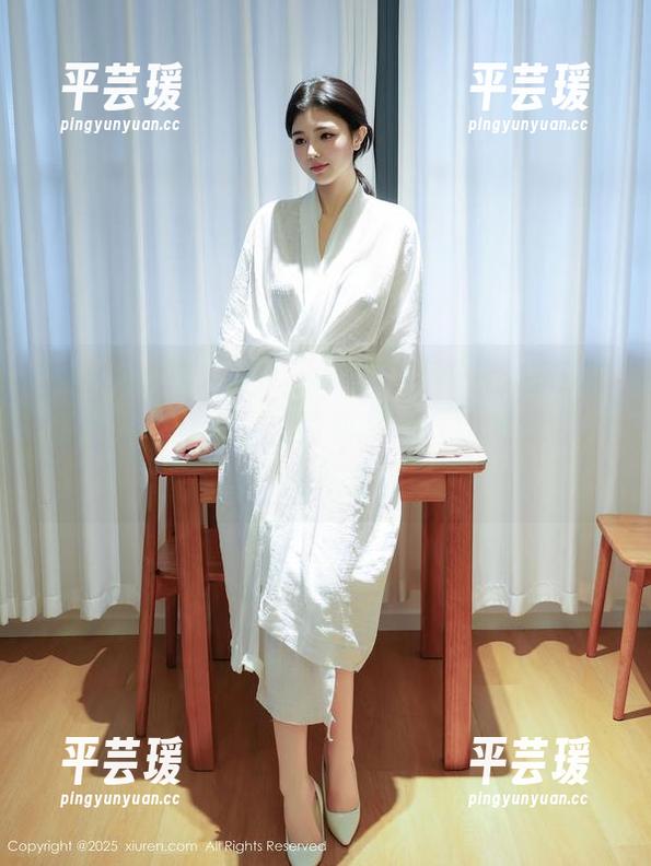 Xiuren秀人网 - 不得不说，刘钰儿在成都的旅拍原图，高清到我都开始考虑要不要把树枝修成影子了