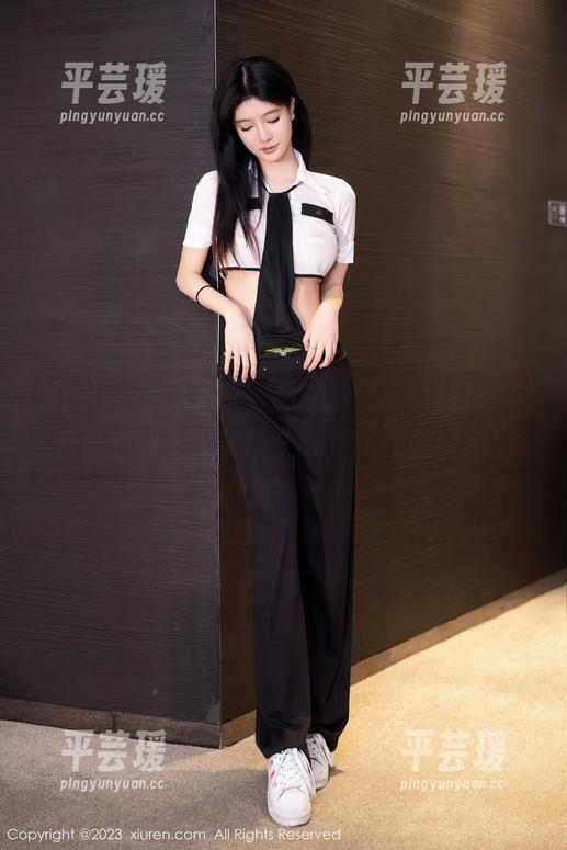 Xiuren秀人网 - 提醒福利及时领取，卡卡酱的裸足图包让人无法抗拒的诱惑。